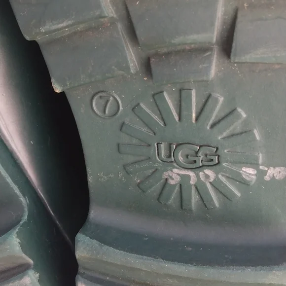 UGG plaid x hunter green rainboots - Picture 10 of 15